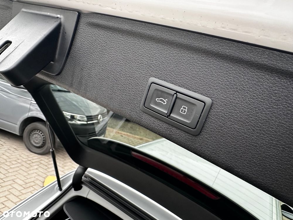 Audi A4 Avant 40 TDI quattro S tronic S line - 28