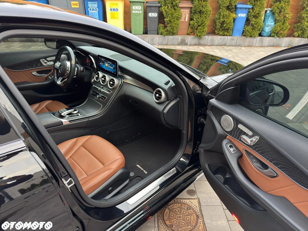 Mercedes-Benz Klasa C 300 4Matic 9G-TRONIC AMG Line - 15