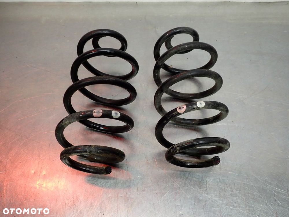 SPRĘŻYNY TYLNE NISSAN JUKE I - 1