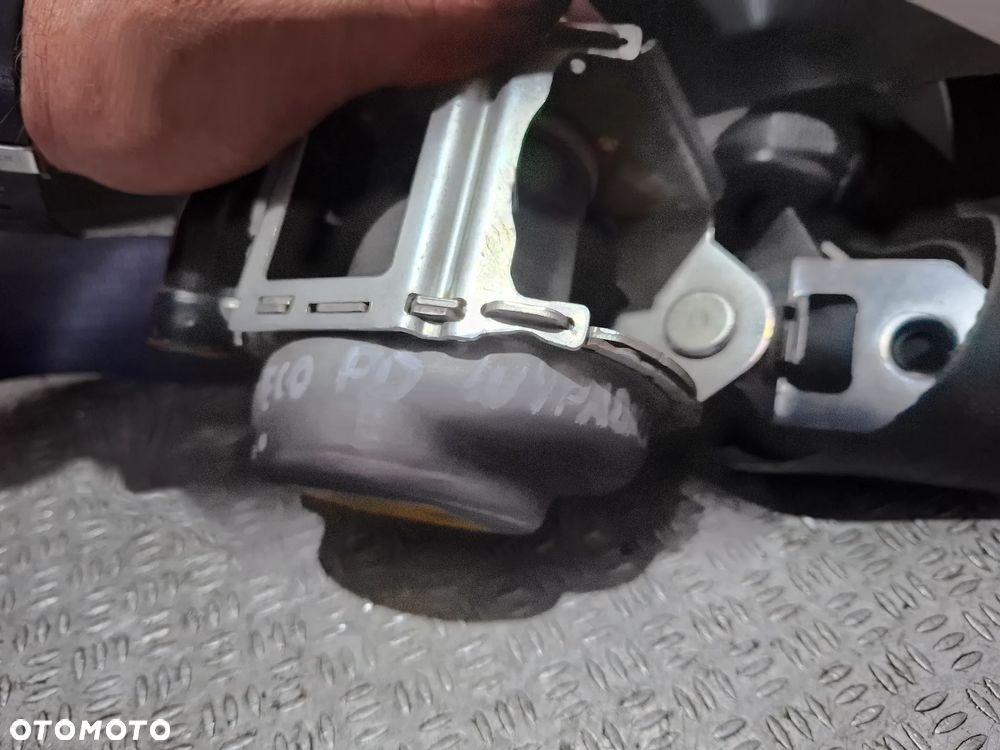 Pas bezpieczeństwa lewy przód Iveco Daily 2016 rok nr 5801639771 uszkodzony po wypadku - 2
