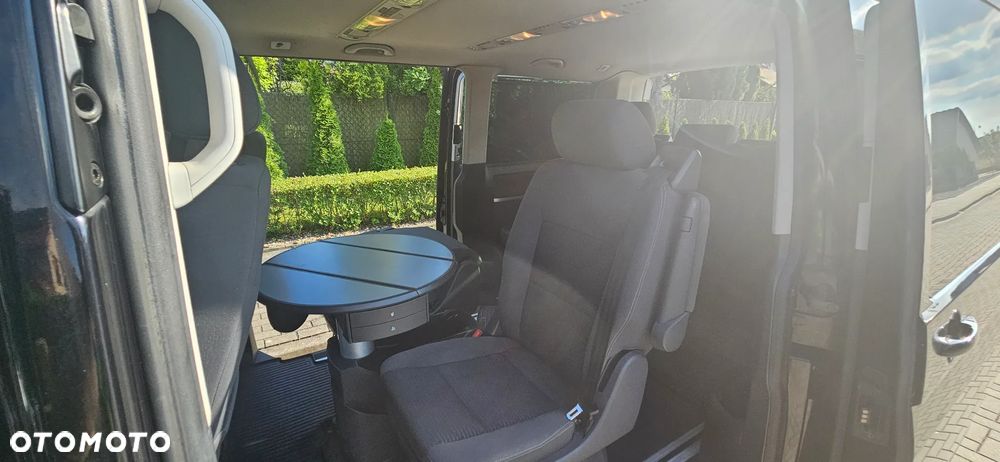 Volkswagen Multivan - 17