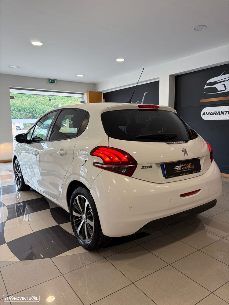 Peugeot 208 1.6 BlueHDi Style - 4