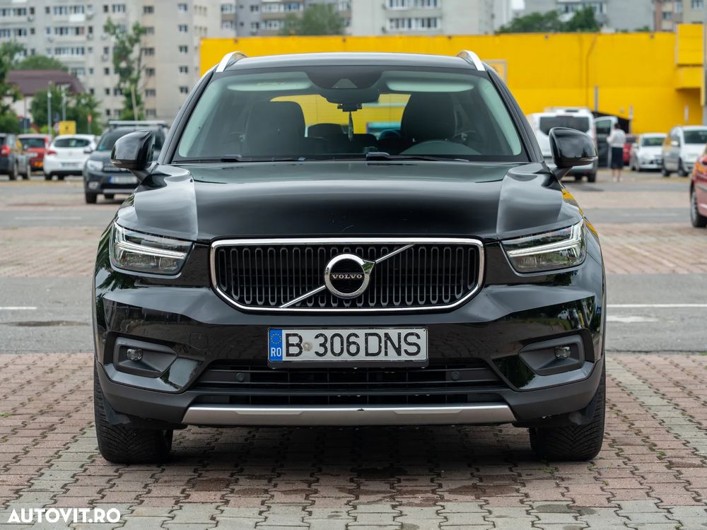 Volvo XC 40 B4 AT8 AWD Mild Hybrid Momentum Pro - 38