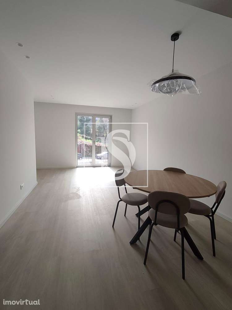 APARTAMENTO EM AZUREM PARA ARRENDAMENTO - Grande imagem: 2/9