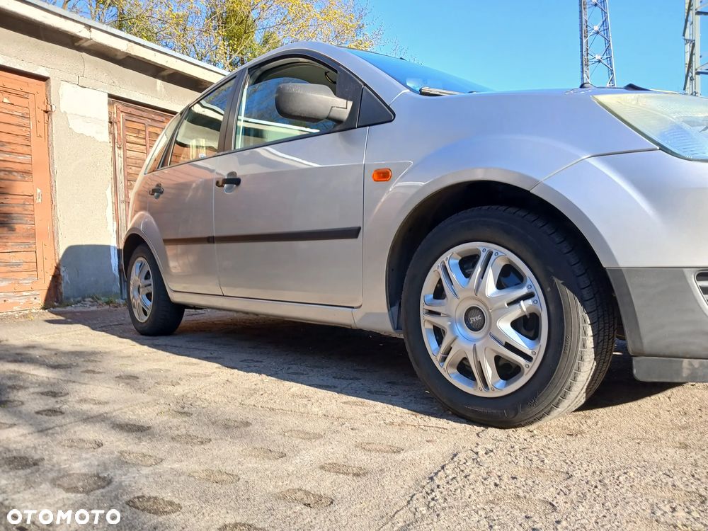 Ford Fiesta 1.3 - 8