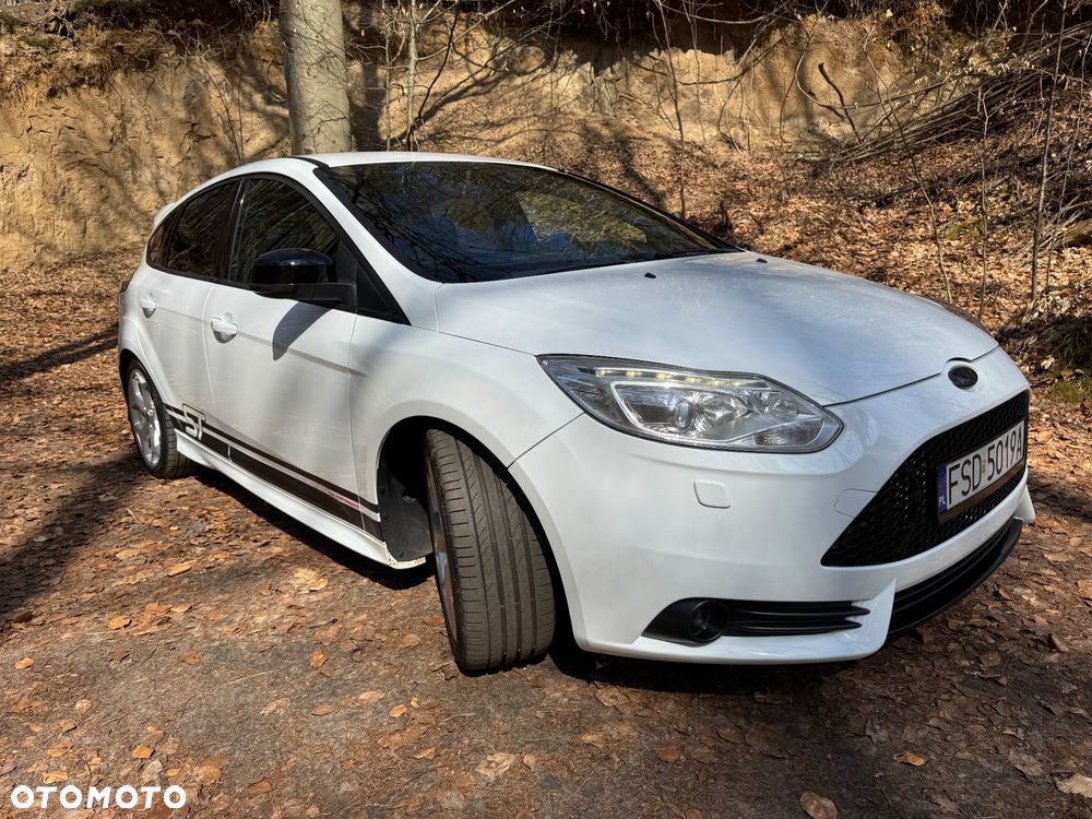 Ford Focus 2.0 EcoBoost ST mit Leder-Sport-Paket - 8