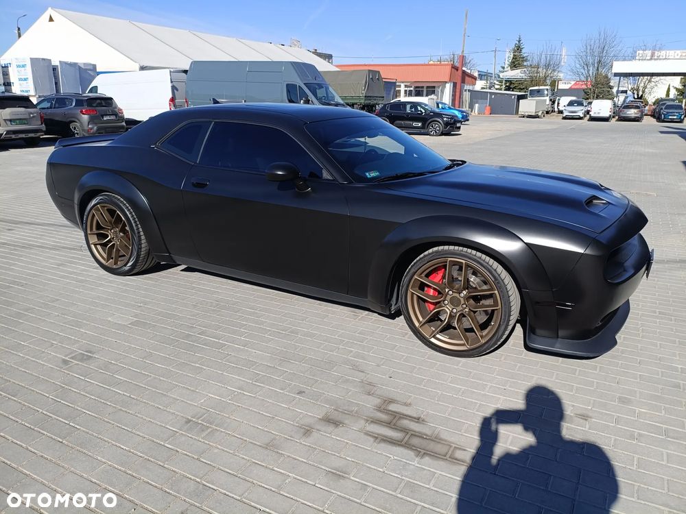 Dodge Challenger - 35