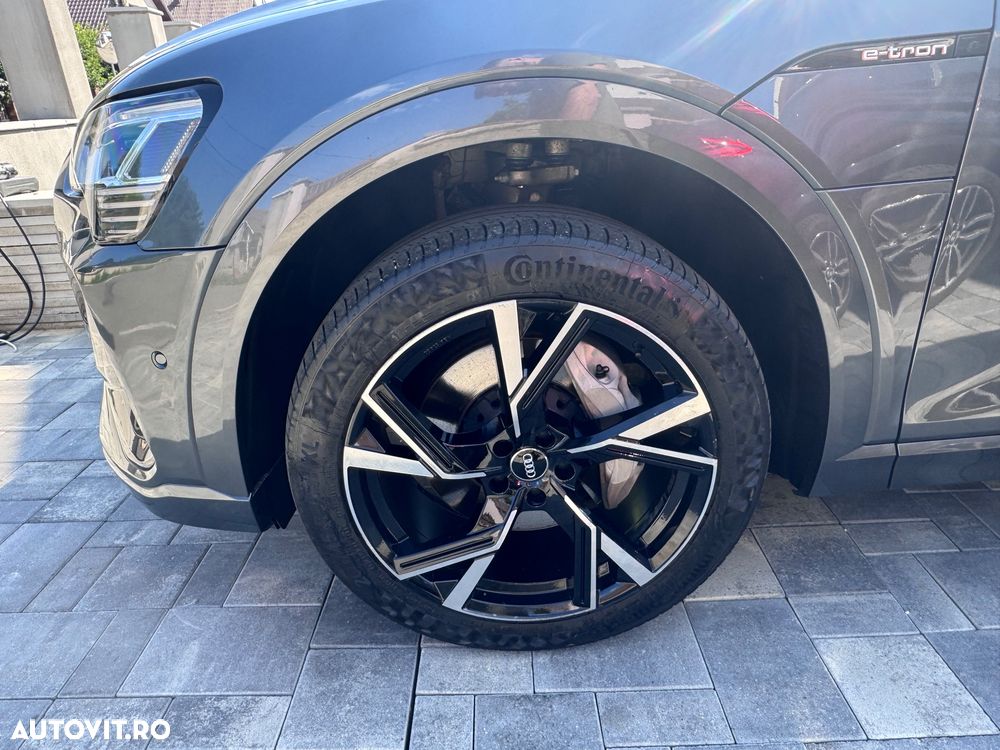 Audi e-tron - 7