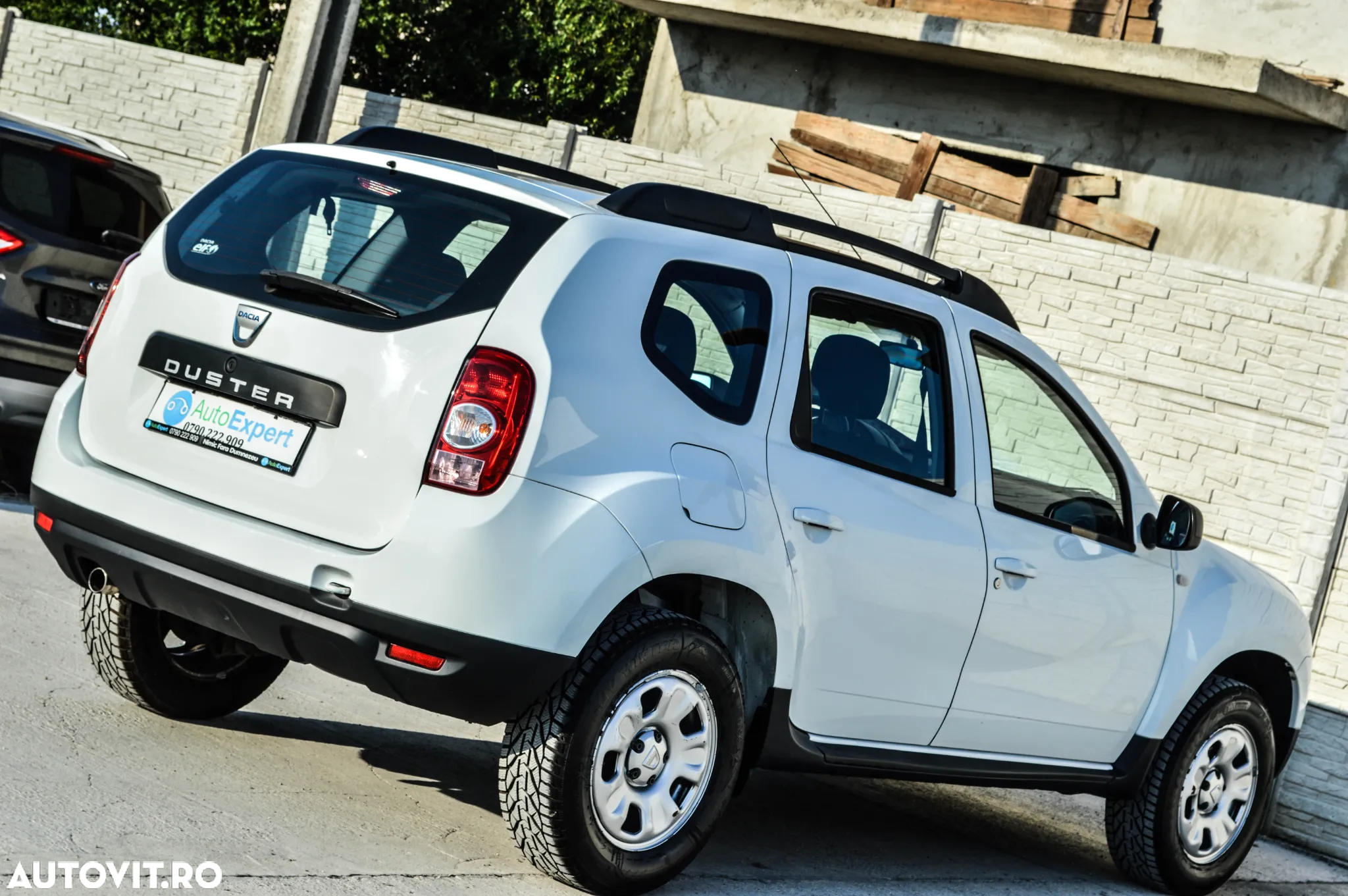 Dacia Duster 1.6 4x2 Laureate - 15