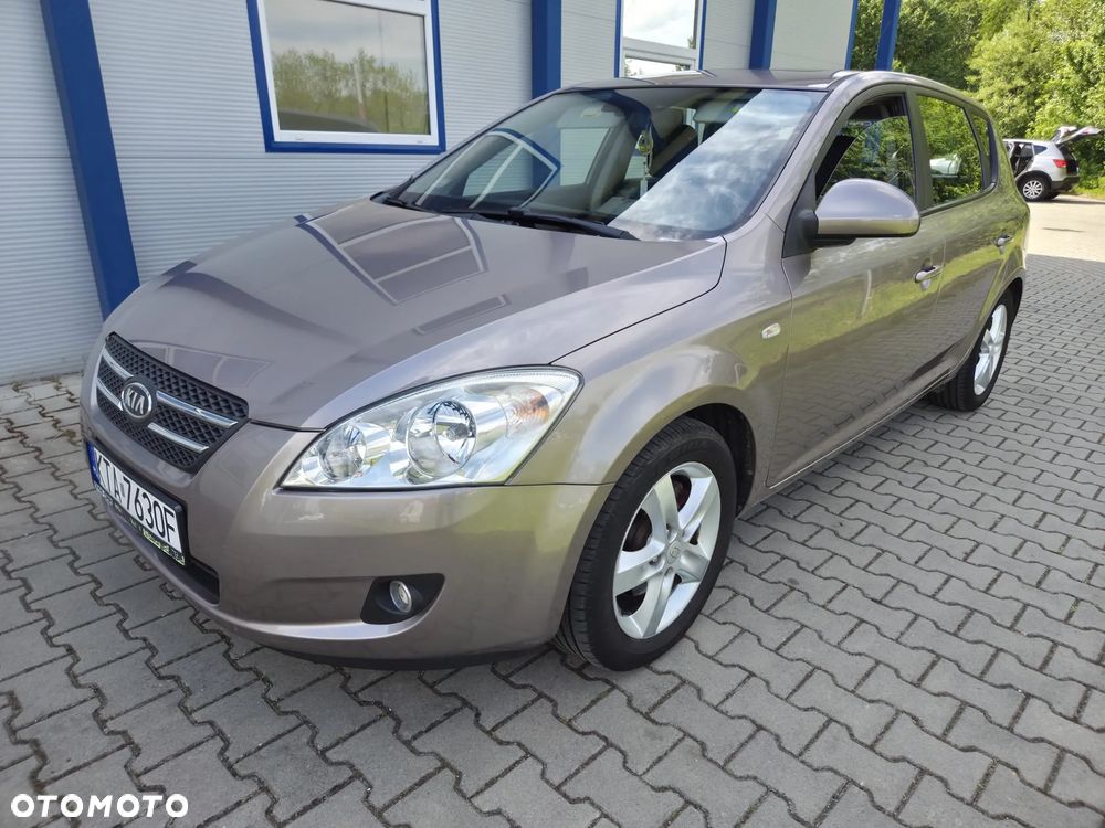 Kia Ceed 1.6 CVVT LX - 1