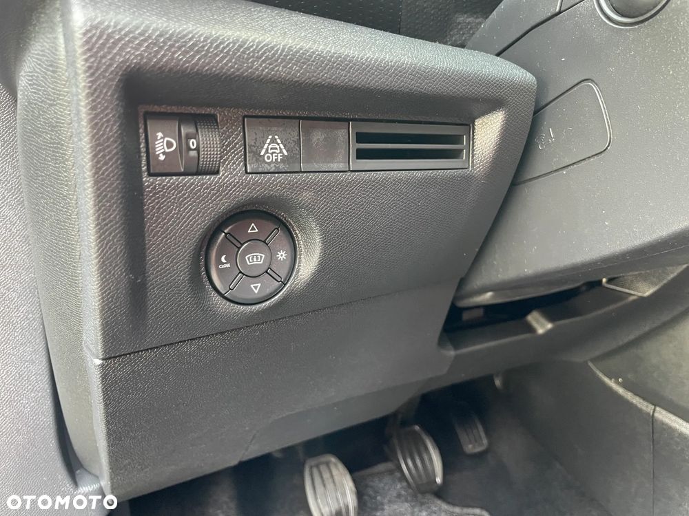 Citroën C4 PureTech 130 Stop&Start SHINE - 24