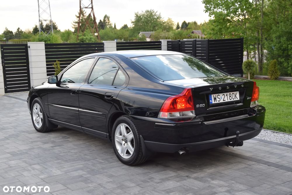 Volvo S60 2.5 T Kinetic - 3