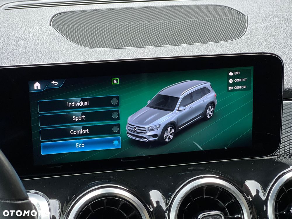 Mercedes-Benz GLB 200 Style 7G-DCT - 33