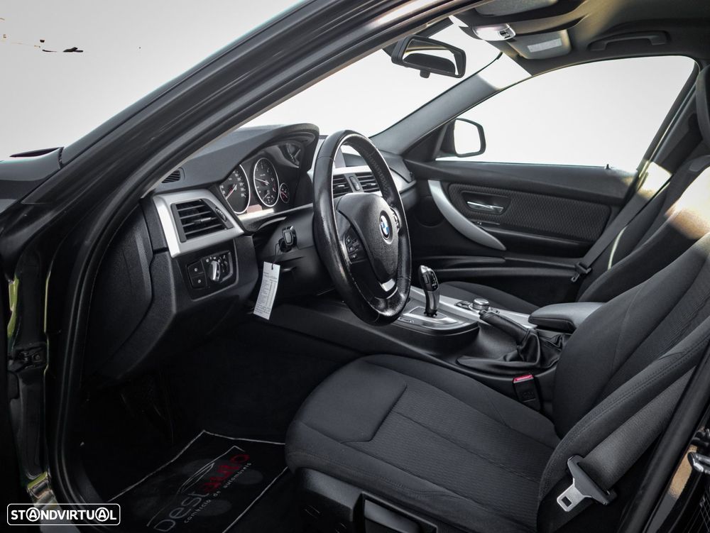 BMW 320 d EfficientDynamics Auto Line Sport - 22