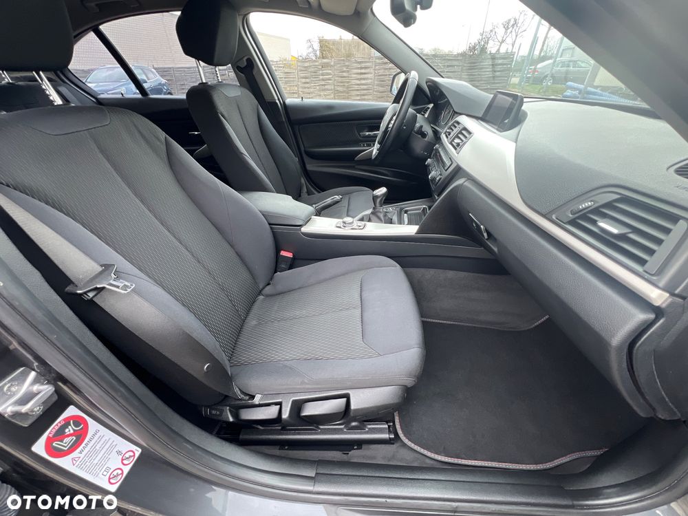 BMW Seria 3 - 16