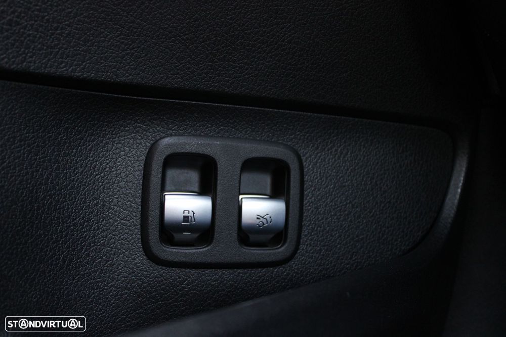 Mercedes-Benz C 300 e T 9G-TRONIC AMG Line - 46