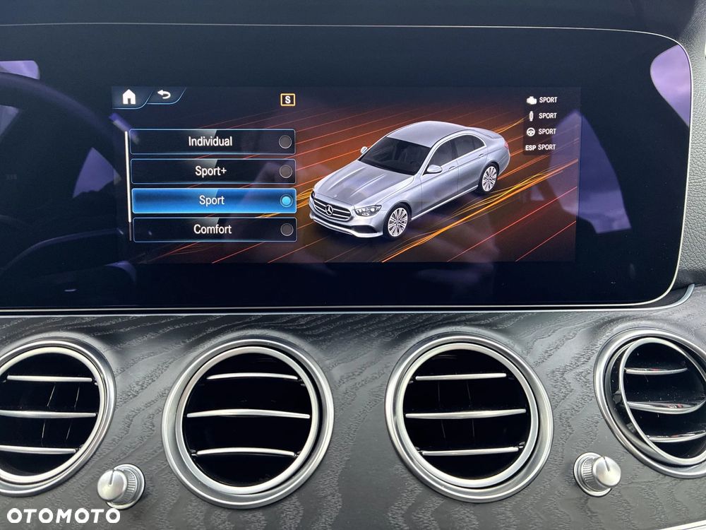 Mercedes-Benz Klasa E 300 d 4-Matic AMG/Avantgarde - 33