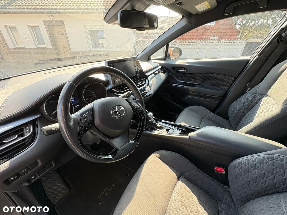 Toyota C-HR - 13