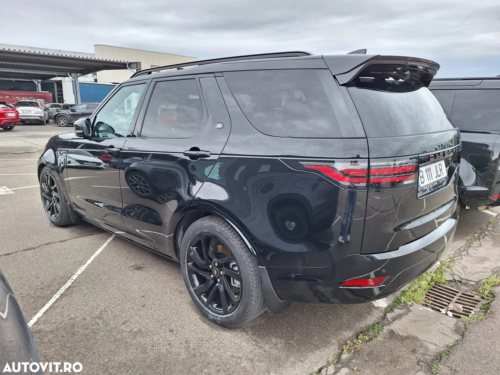 Land Rover Discovery 3.0D 300 MHEV R-Dynamic SE - 3