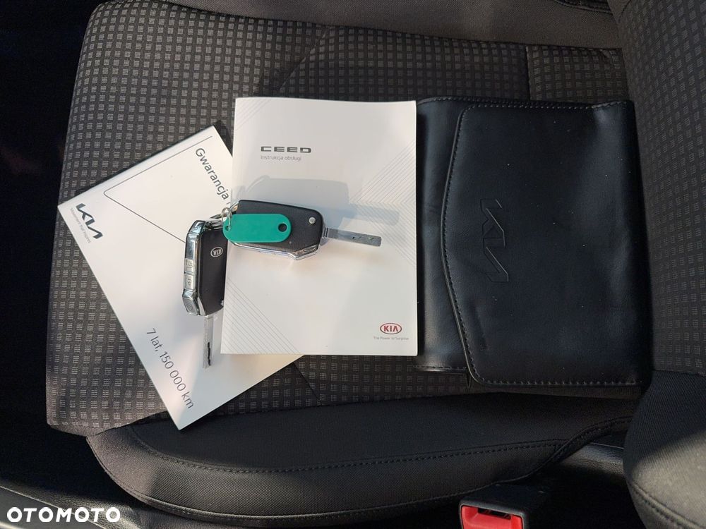Kia Ceed - 26