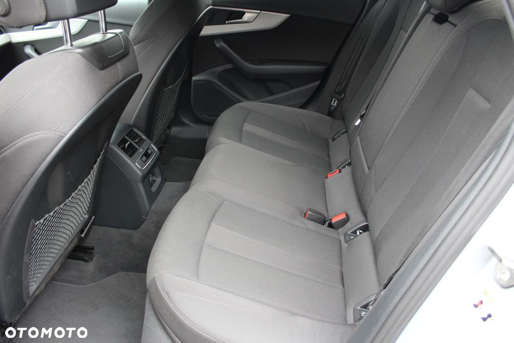 Audi A4 Limousine 35 TFSI mHEV S tronic - 13