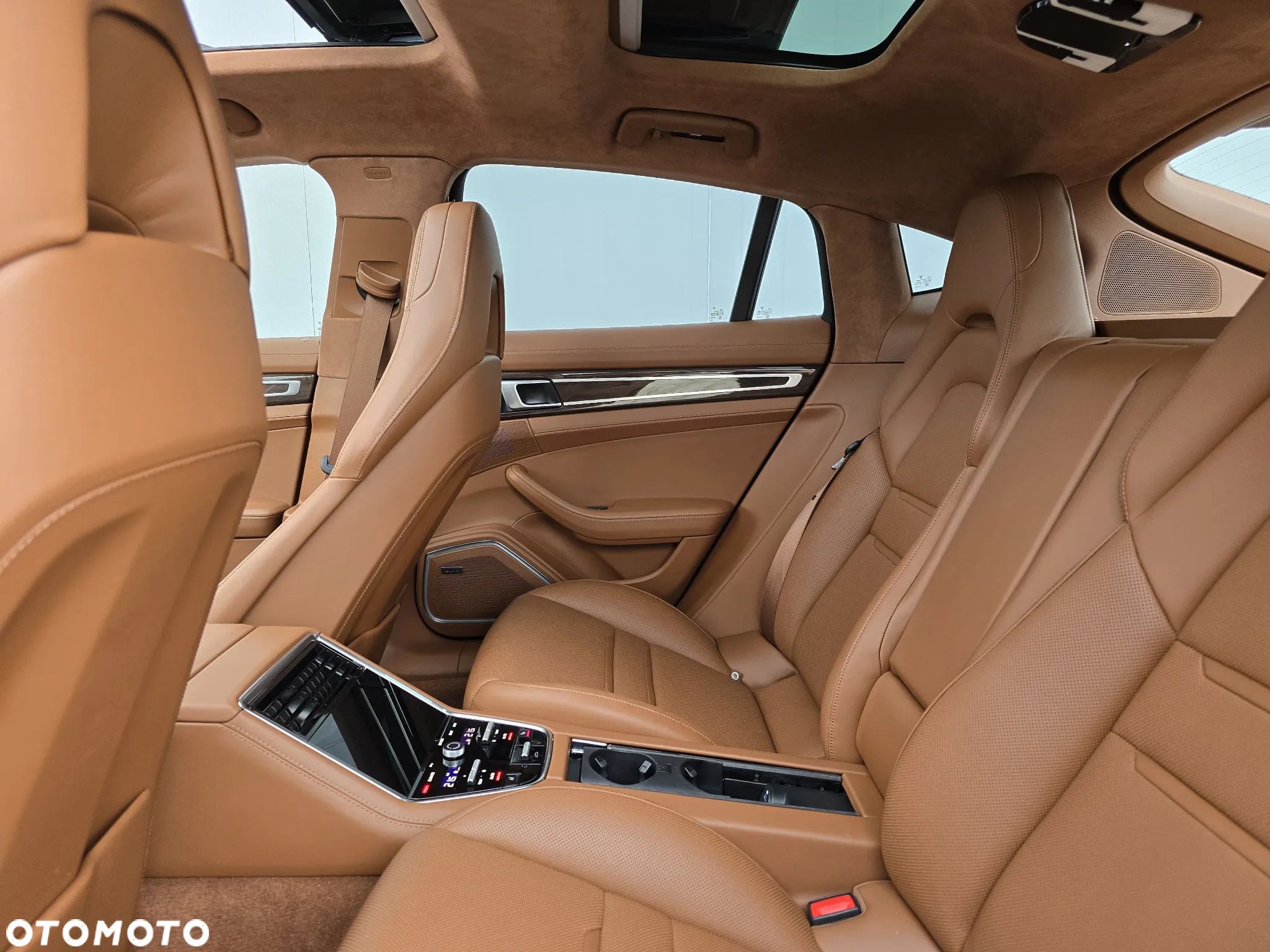 Porsche Panamera 4 Platinum Edition - 23
