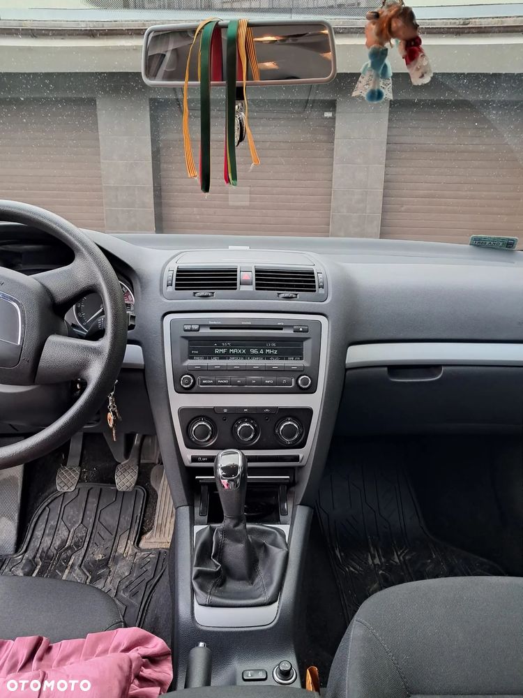 Skoda Octavia 1.6 Ambiente - 5