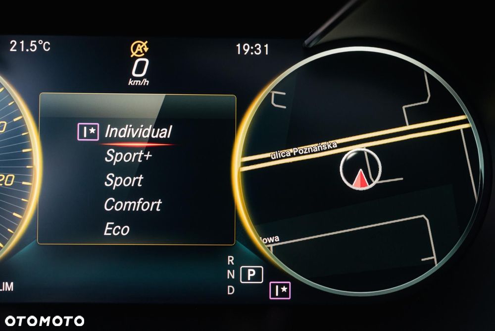 Mercedes-Benz Klasa C 300 9G-TRONIC AMG Line Plus - 32