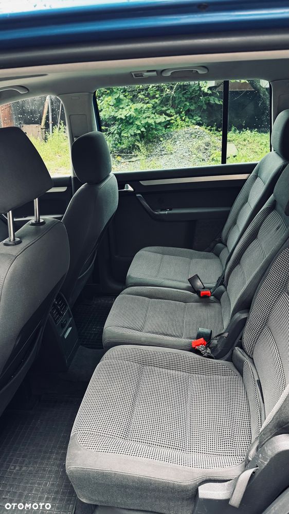 Volkswagen Touran - 5