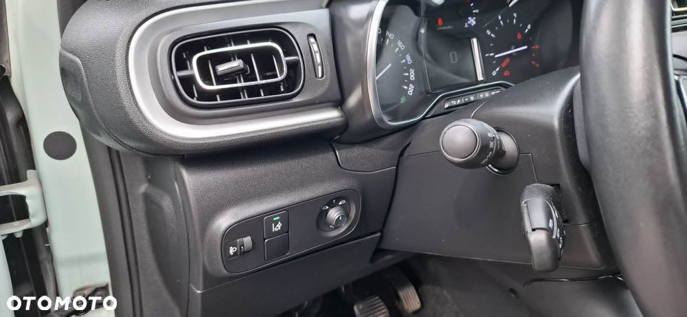 Citroën C3 Pure Tech 82 SHINE - 6