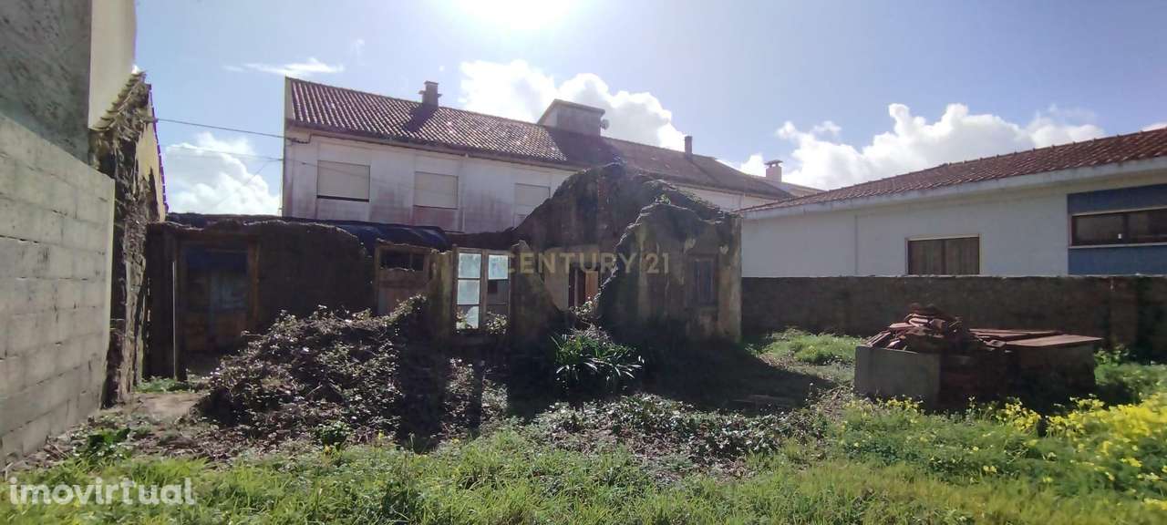 Ruína no Centro de Vieira de Leiria com Projeto em análise para Moradi - Grande imagem: 4/16