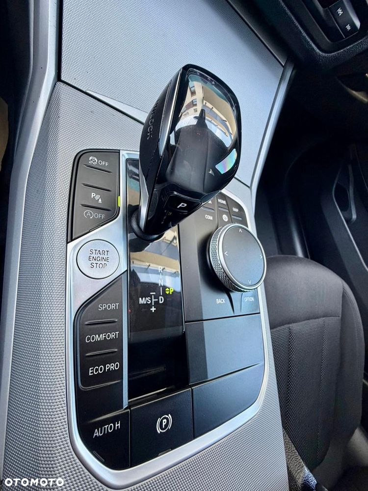 BMW Seria 3 318d M Sport Shadow - 24