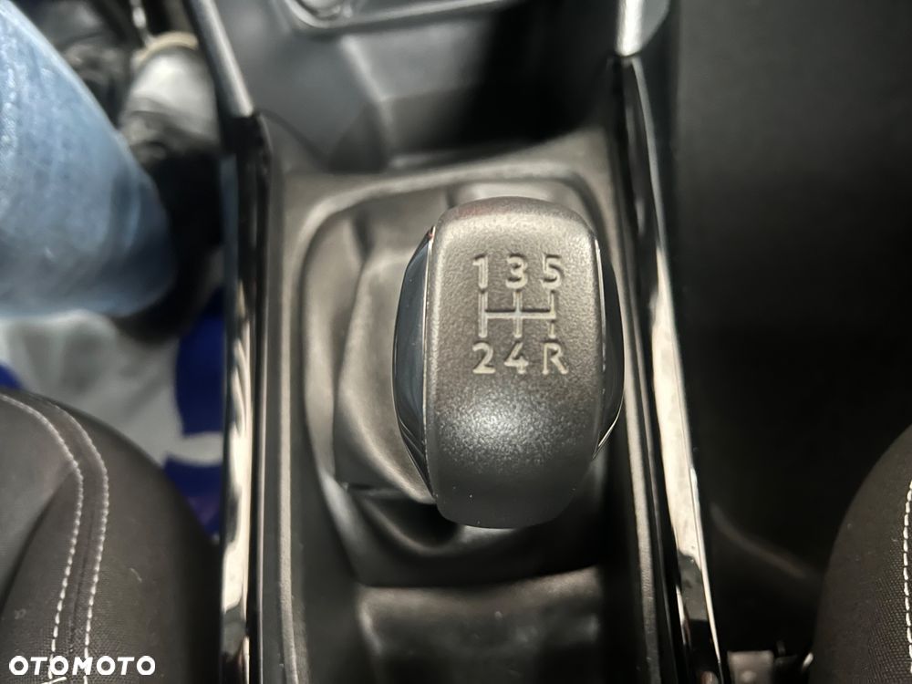 Peugeot 2008 PureTech 82 Allure - 33