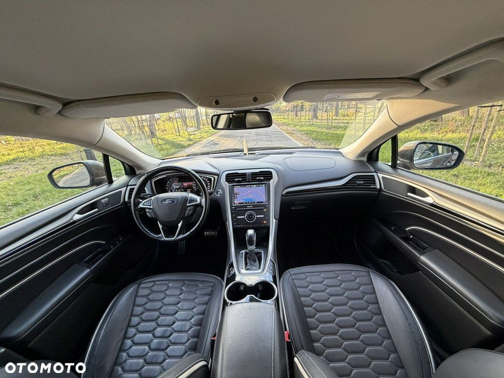 Ford Mondeo - 33