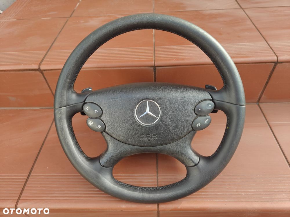 MERCEDES W209 CLK W211 LIFT W219 CLS KIEROWNICA czarna Skórzana Łopatki - 1