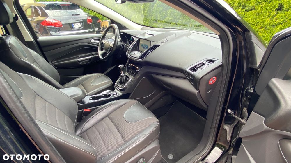 Ford Kuga 2.0 TDCi 2x4 Titanium - 14