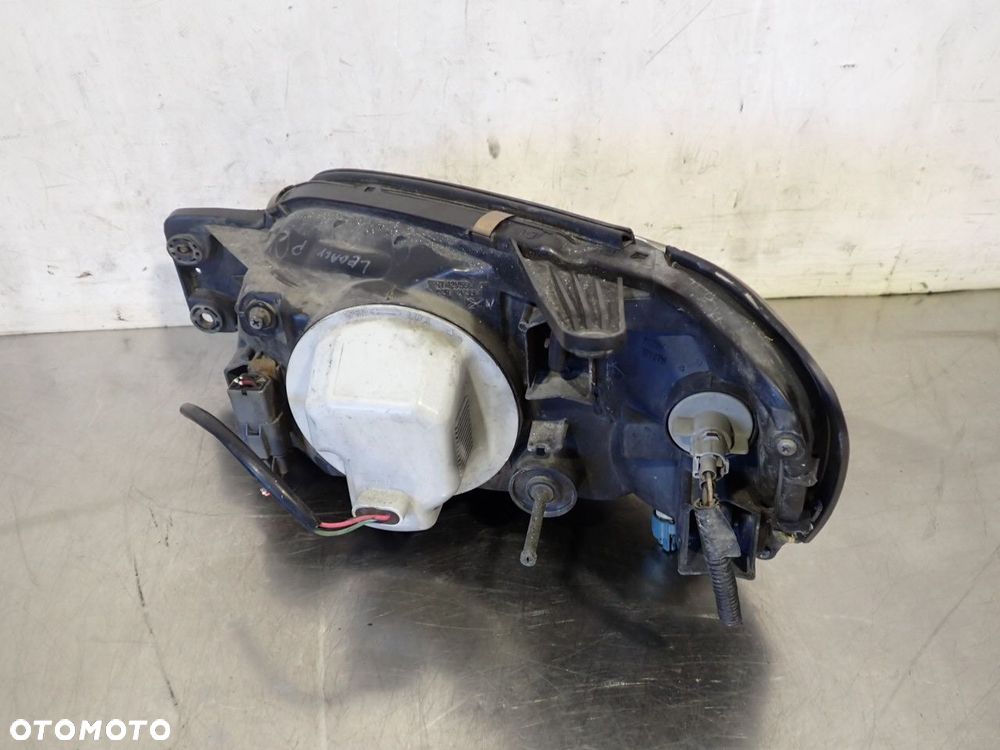 LAMPA PRAWA PRZEDNIA SUBARU LEGACY 2.5 - 4