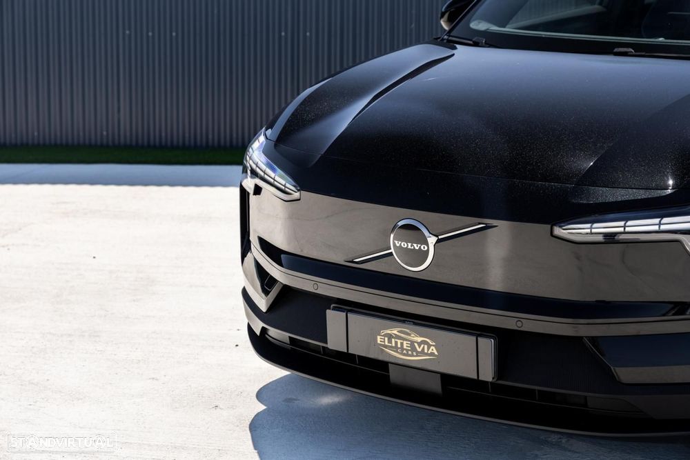 Volvo EX30 69 kWh Single Motor Extended Range Black Edition - 5
