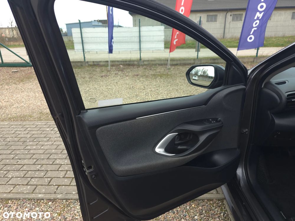 Toyota Yaris - 16