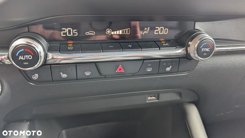 Mazda 3 e-SKYACTIV-G 2.0 M HYBRID HOMURA - 23