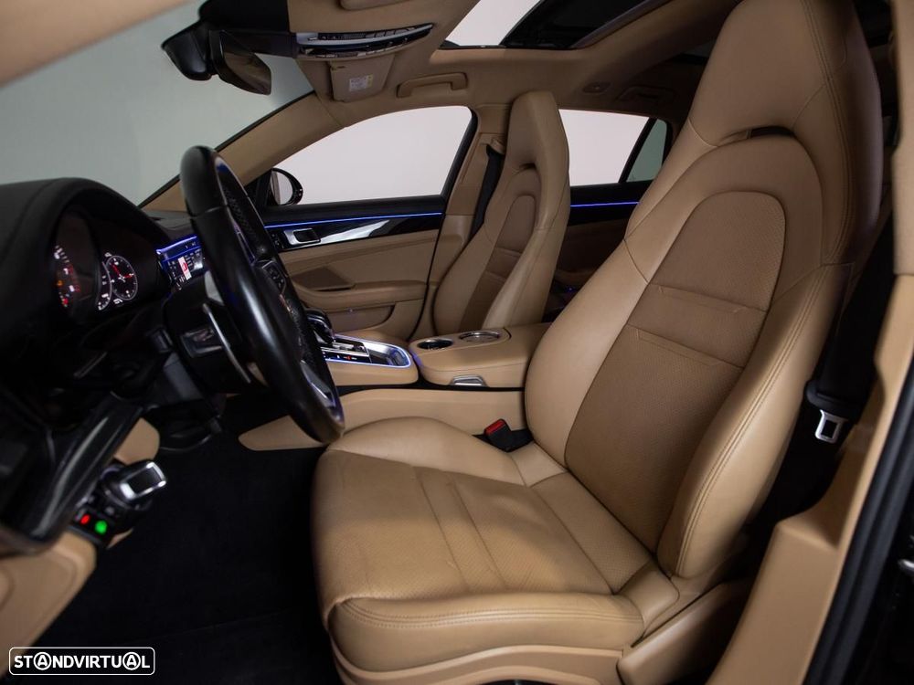 Porsche Panamera Sport Turismo - 11