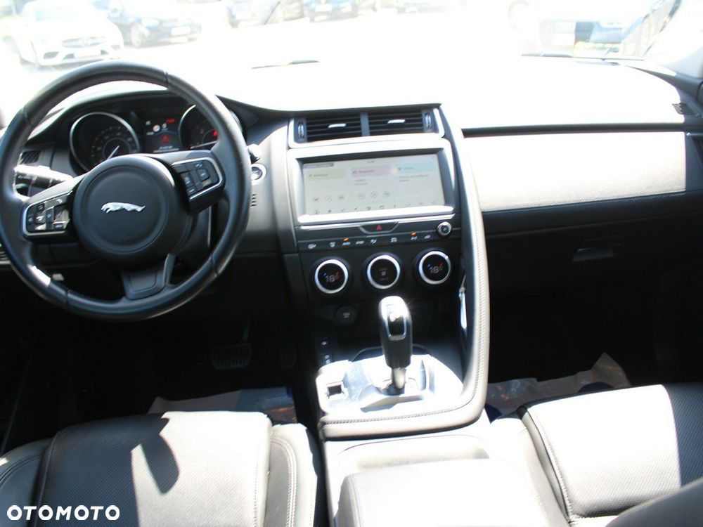 Jaguar E-Pace - 16