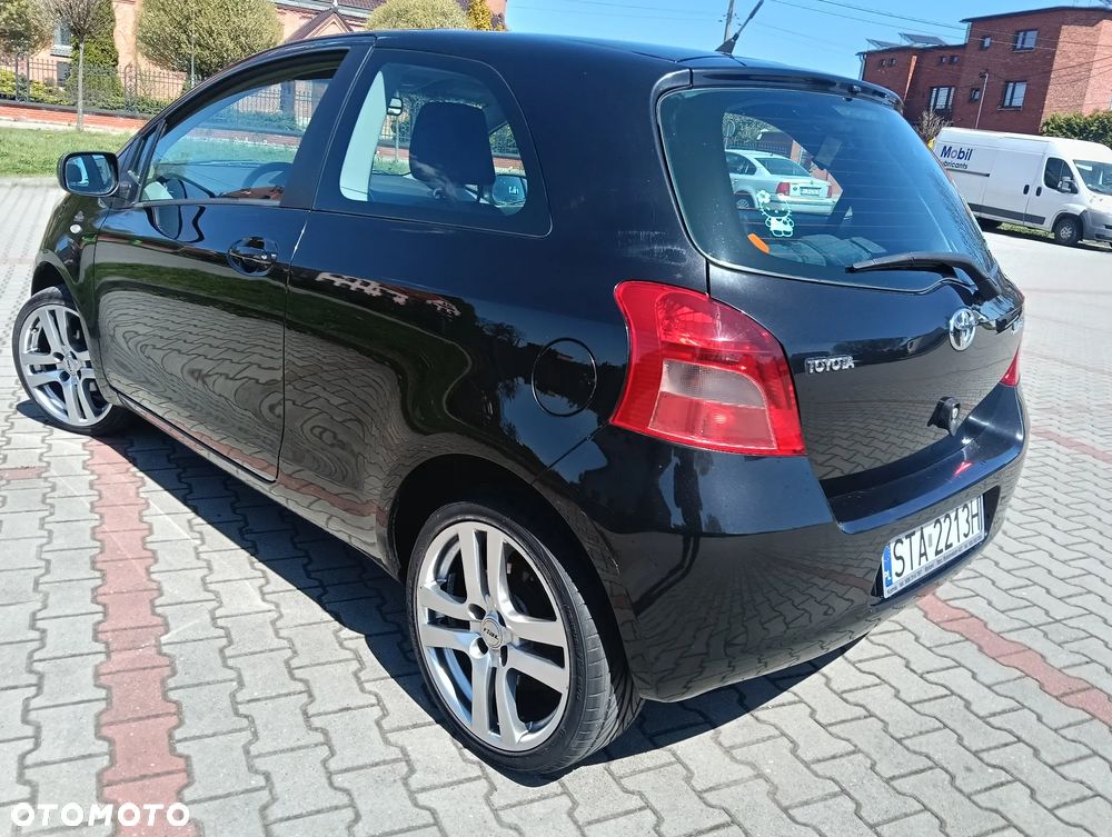 Toyota Yaris 1.3 Luna Premium - 5