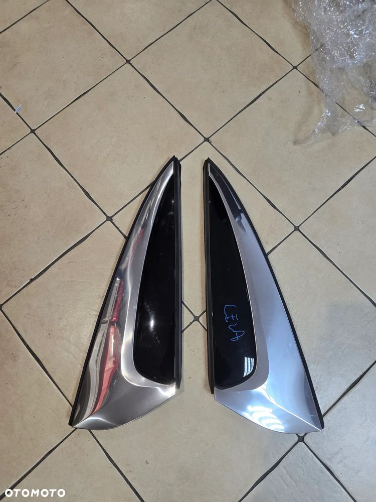 Citroen C4 Picasso ll chromy tył szyby - 2