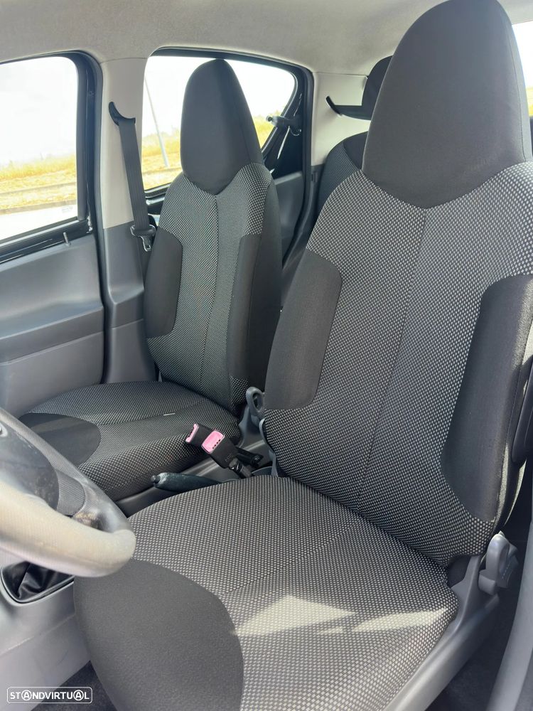 Toyota Aygo 1.0 Plus - 17