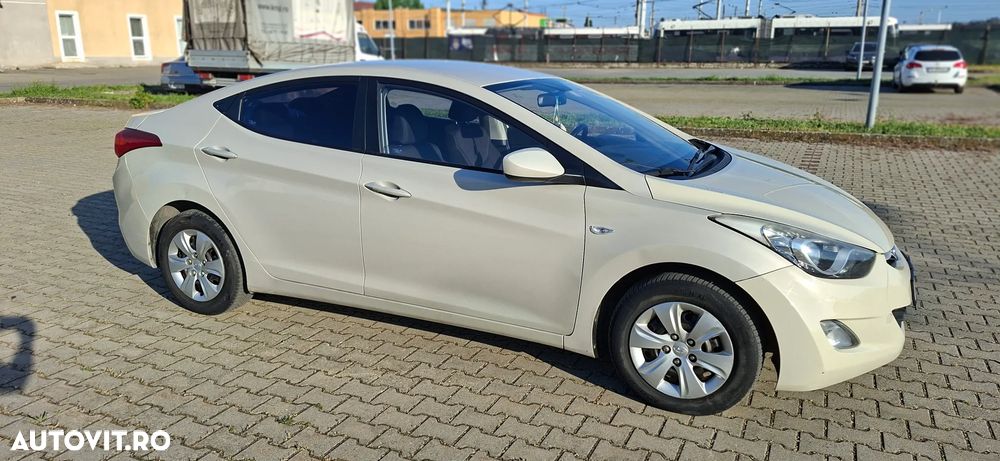 Hyundai Elantra 1.6 MPi - 4