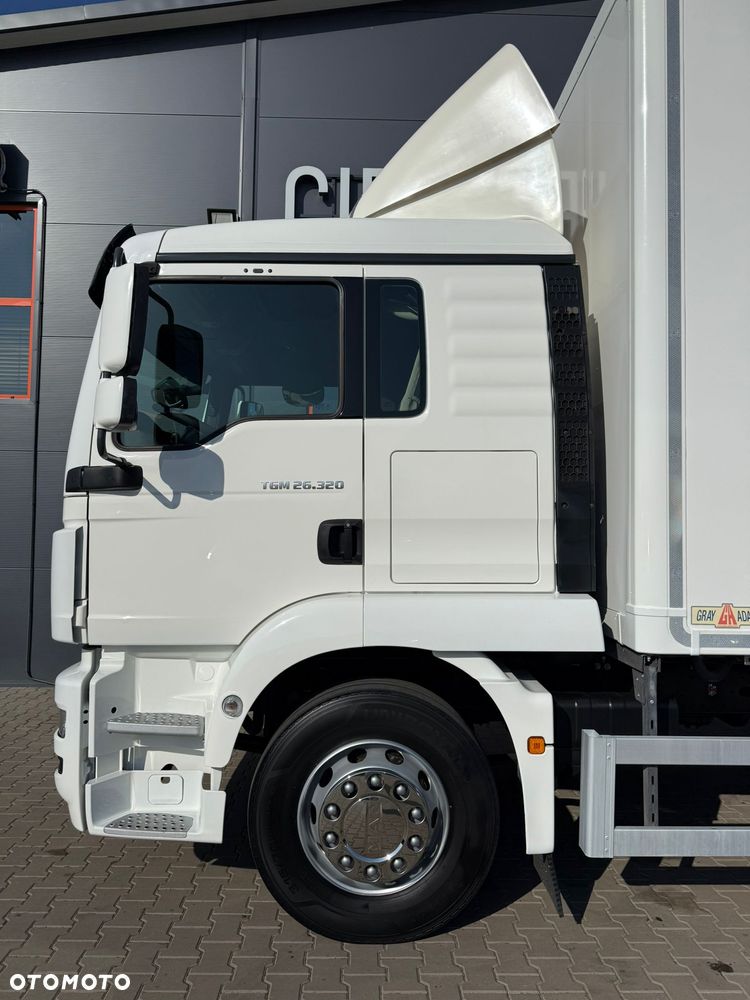 MAN TGM TGS TGX 26.320 chłodnia multitemperatura  22Epal // sypialka // oś skrętna - 20