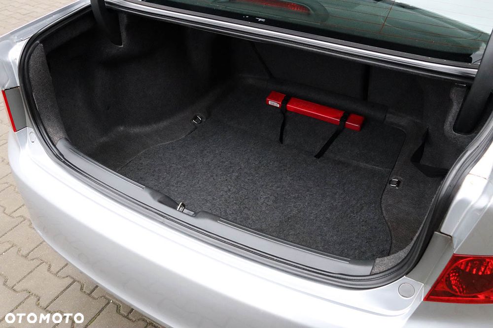 Honda Accord 2.0 i Executive - 36