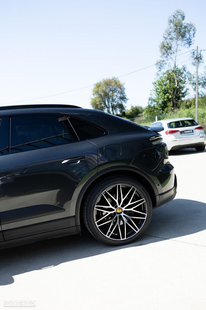 Porsche Macan Electric 4 - 20