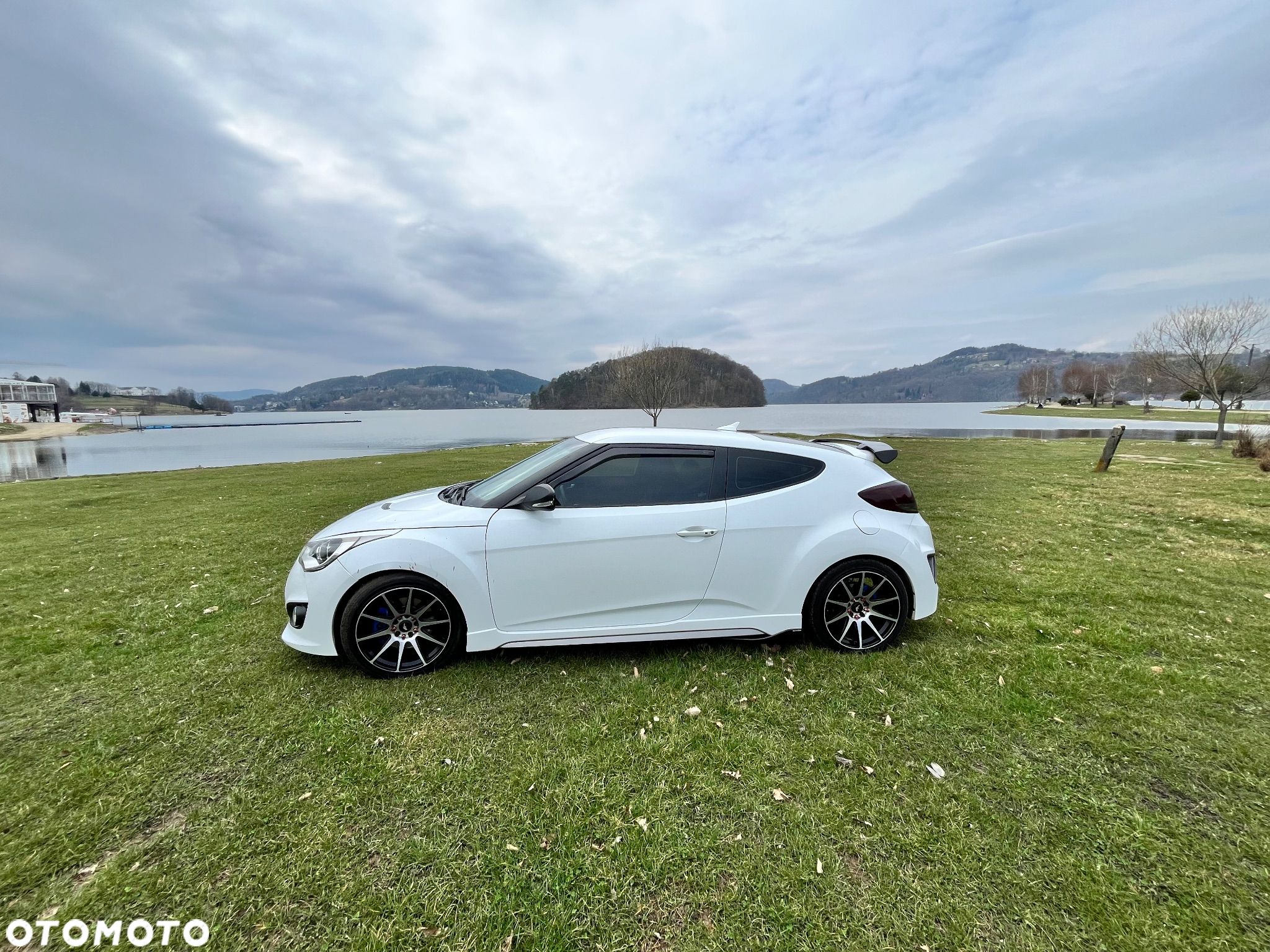 Hyundai Veloster 1.6 T-GDI Executive - 1
